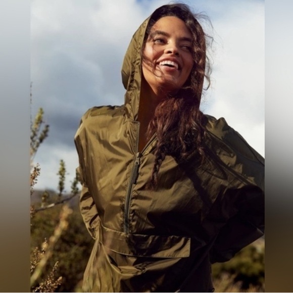 aerie Jackets & Blazers - Aerie‎ OFFLINE Olive Green Packable Pullover Windbreaker Anorak Jacket XL NWT